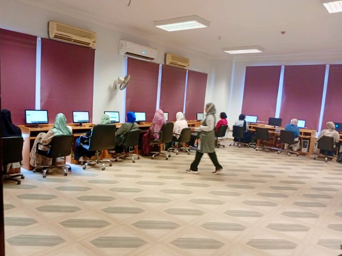 جانب من اختبار دورة التحول الرقمي بجامعة بنها G247 منح بوحدة التدريب علي تكنولوجيا المعلومات