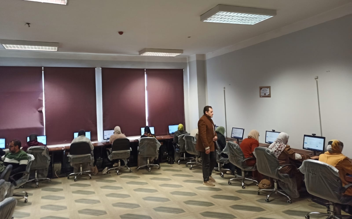 جروب G239 يؤدون اختبار دورة اساسيات التحول الرقمي بوحدة التدريب