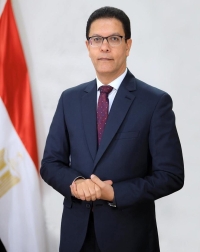 مدير وحدة التدريب علي تكنولوجيا المعلومات بالجامعة يهنئ معالي رئيس جامعة بنها